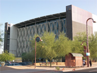Phoenix real estate: What makes a home sell in the curent Phoenix real estate climate? Marketing, preparation -- and especially price